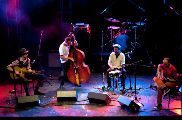 Las Cuerdas Sensibles abriendo el show / Foto: Fundación Teatro Nacional Sucre