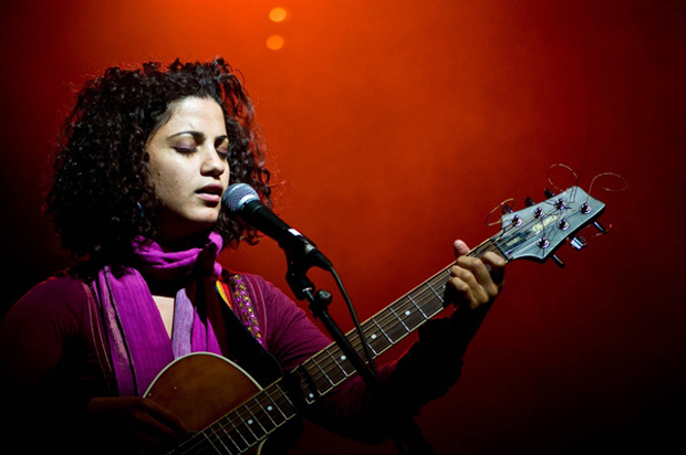 Emel-Mathlouthi-Encuentro internacional de Cantautores